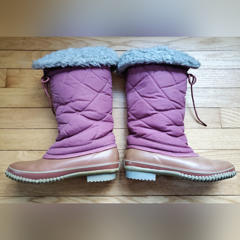 Vintage Northeast Mountain Quilted Snow Boots • Mauve and Gray